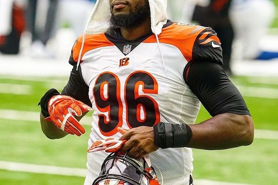 Carlos Dunlap Wife, Net Worth, Salary, Trade, And Family