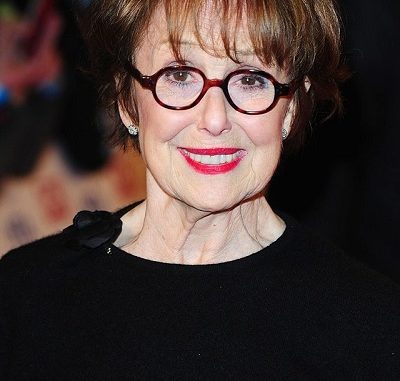 Una Stubbs Apparently Had An Affair With Cliff Richard – A Relationship Timeline